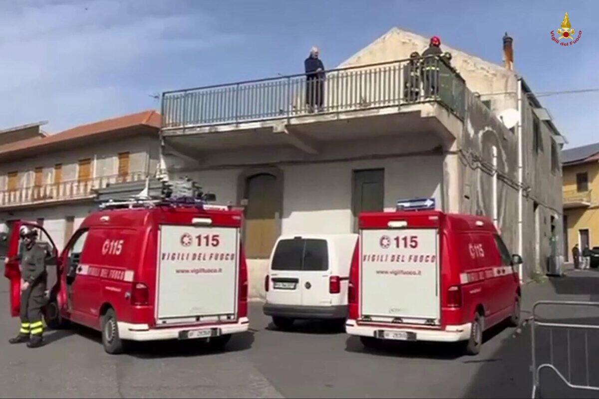 Vigili del Fuoco attivi a Ragalna dopo il terremoto di magnitudo 4.5 nel catanese - 