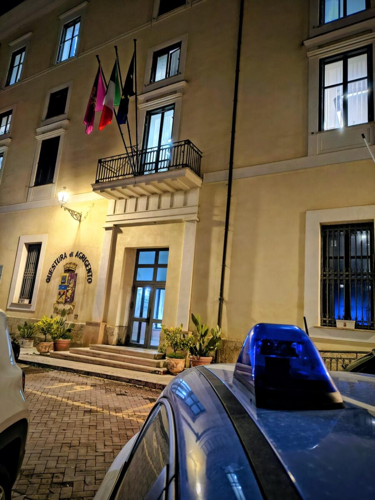 Polizia di Agrigento arresta spacciatore con arma clandestina a Racalmuto - 