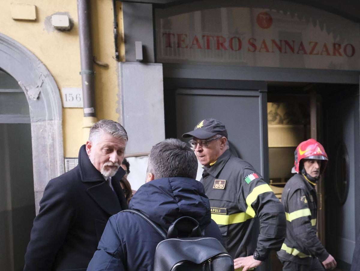 Teatro Sannazaro distrutto, Giuli: "Lo compra lo Stato" - 