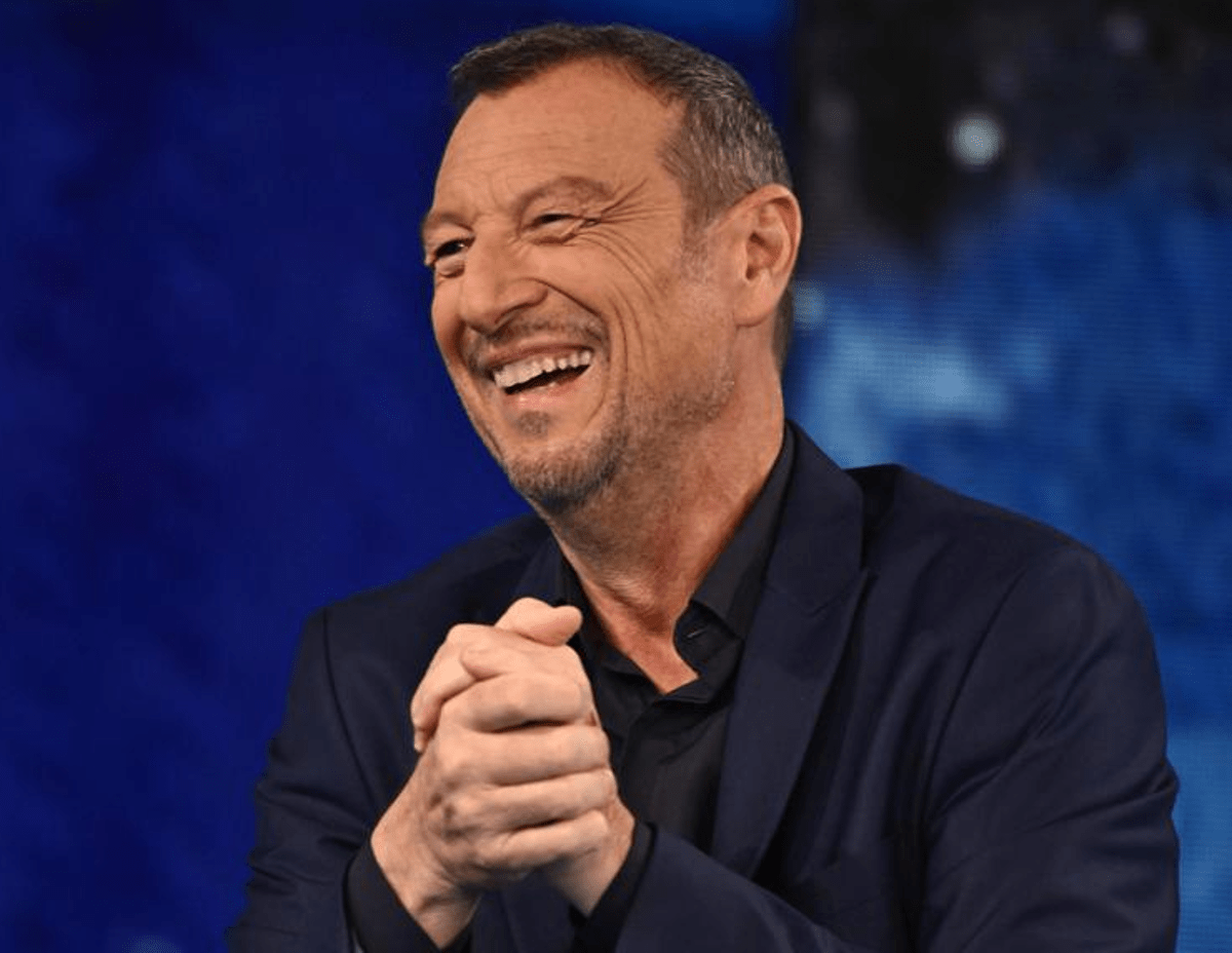 Amadeus è il quarto giudice del serale di 'Amici 25', il video-annuncio - 