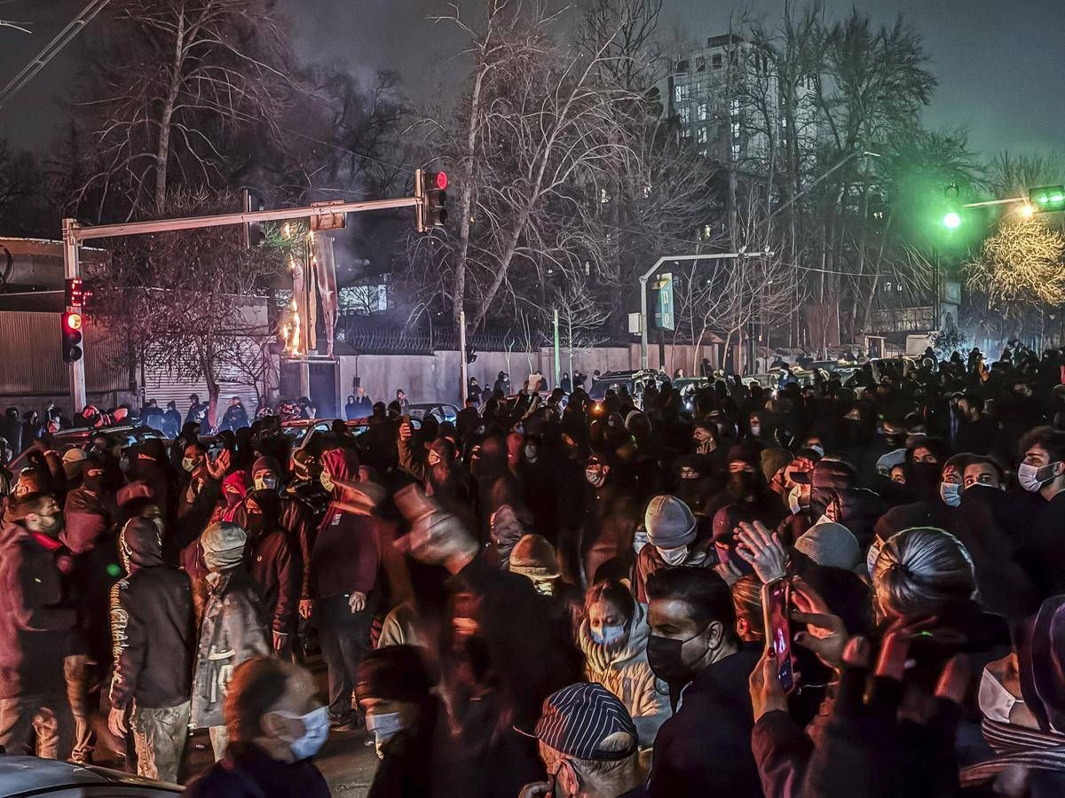 Iran International: "Infermiere stuprate e torturate per cure a manifestanti feriti durante le proteste" - 