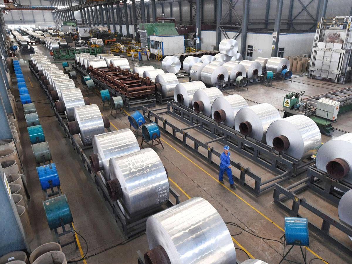 Stretto di Hormuz chiuso, non solo gas e petrolio ma anche un altro rischio: la crisi dell'alluminio - 