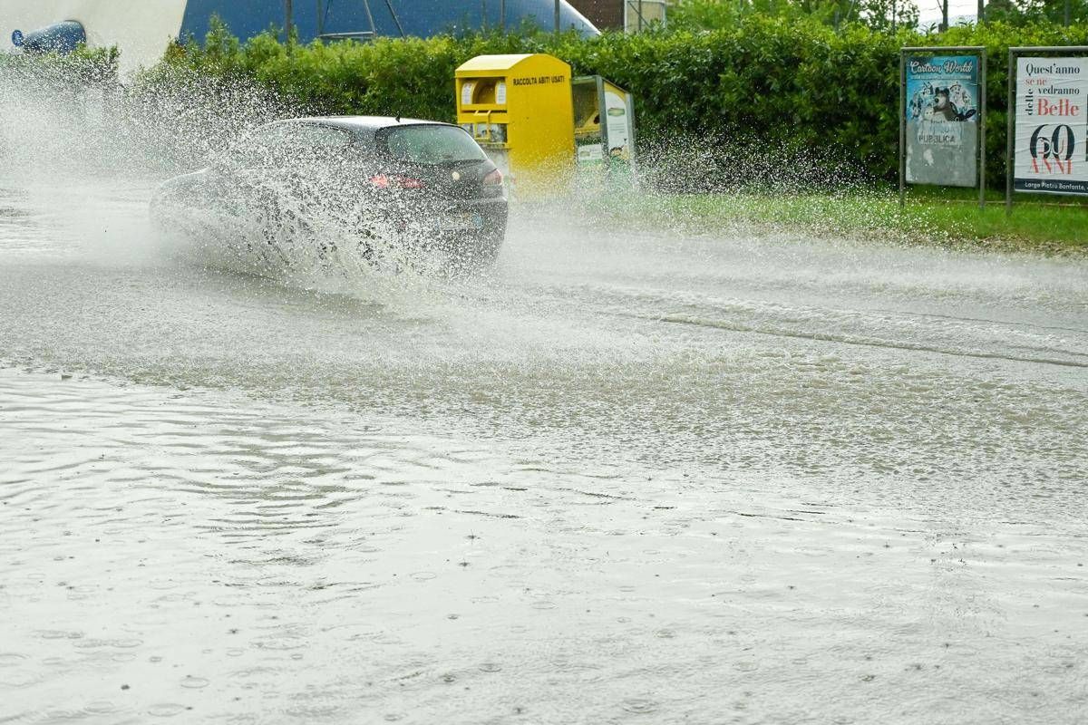 Maltempo sull'Italia, allerta meteo oggi in Calabria e Sicilia: scuole chiuse in alcuni comuni - 