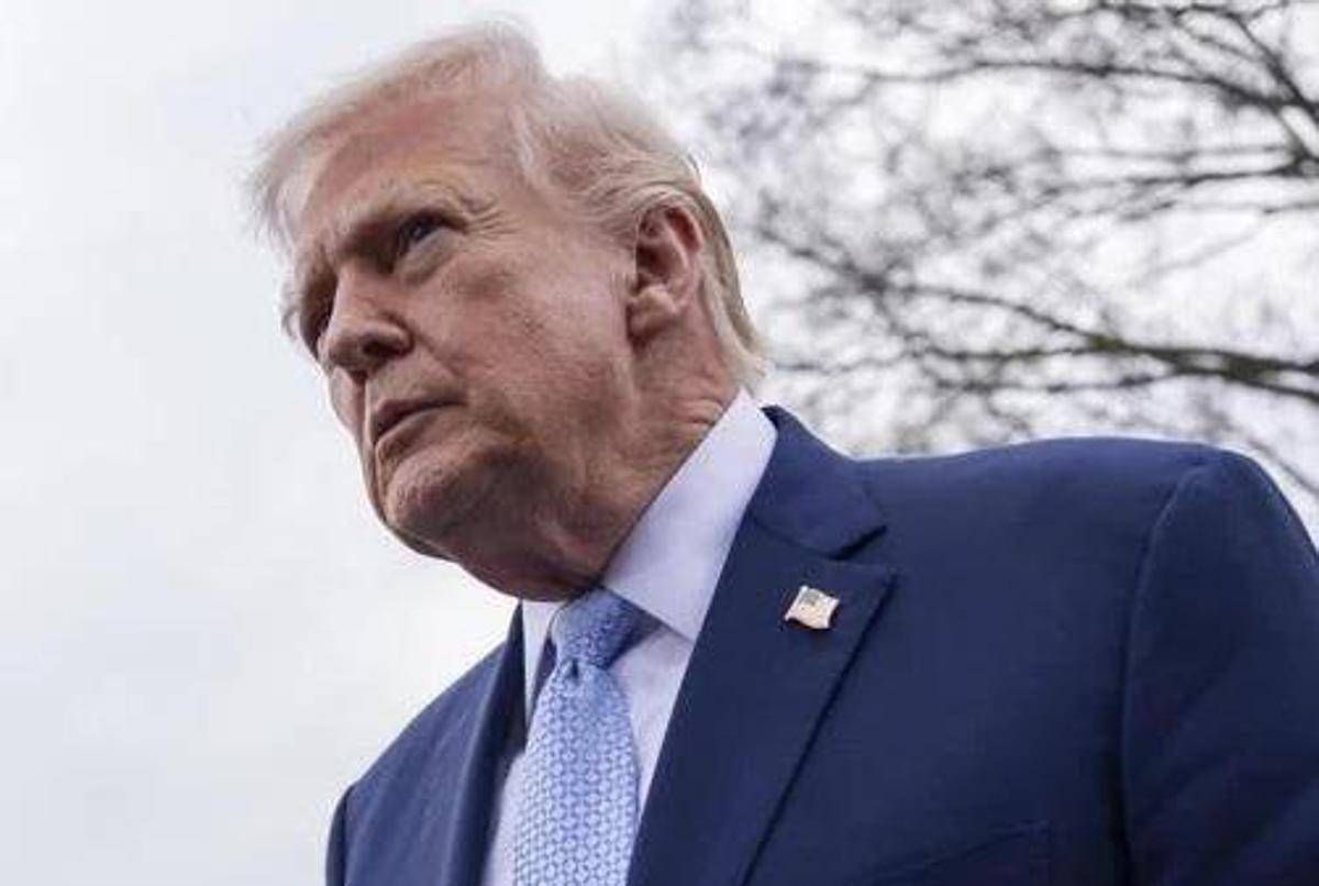 Trump tra negoziati e l'attacco all'isola di Kharg, Iran rafforza difese - 