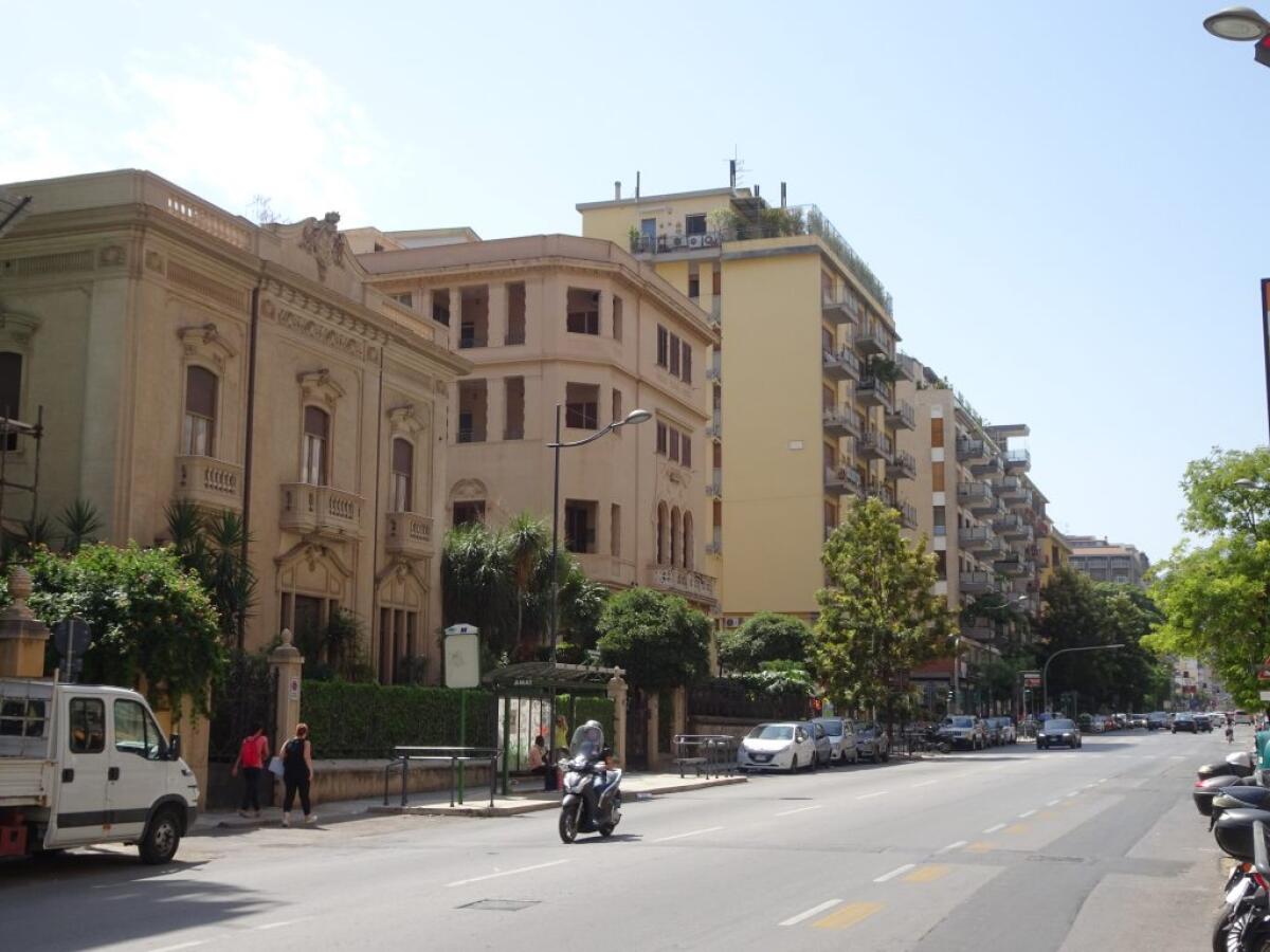Regolamentazione della sosta in via Notarbartolo: Ordinanza del Comune di Palermo per il 24 marzo 2026 - 