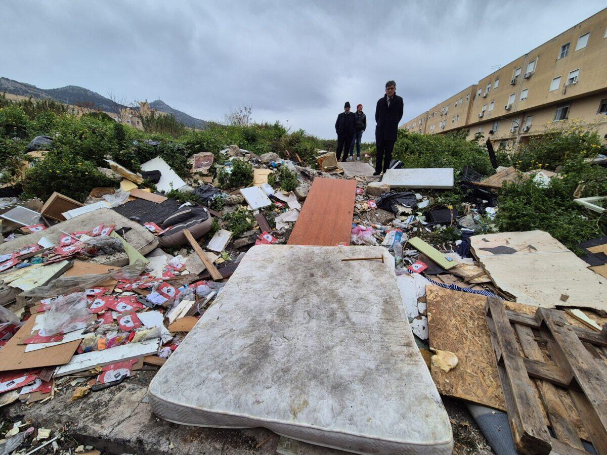 Rimozione rifiuti nel quartiere ZEN: il Comune di Palermo risponde a un atto intimidatorio con un intervento straordinario - 