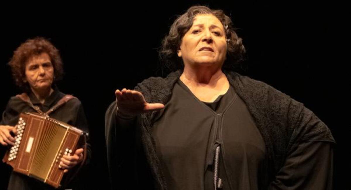 Cortile di donna: Un omaggio alle donne nel teatro di Raffaele Viviani - 