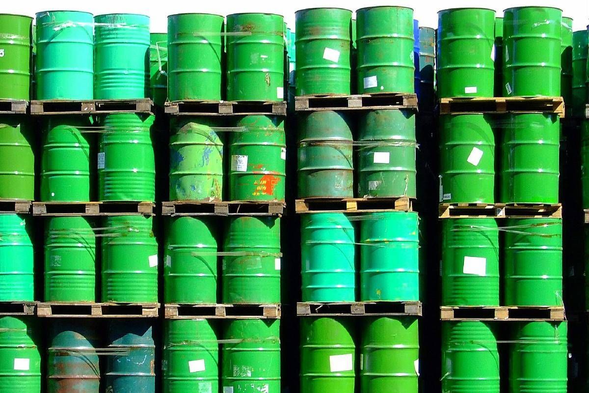 Iran, crisi petrolio e boom prezzi: sbloccate riserve per 400 milioni di barili - 