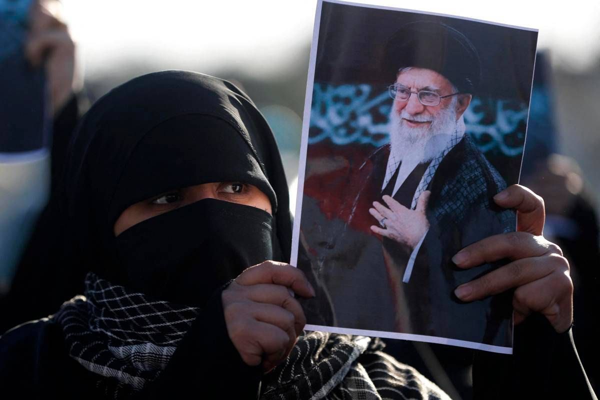 Iran, chi guida il Paese dopo l'uccisione di Khamenei: le 4 figure chiave - 