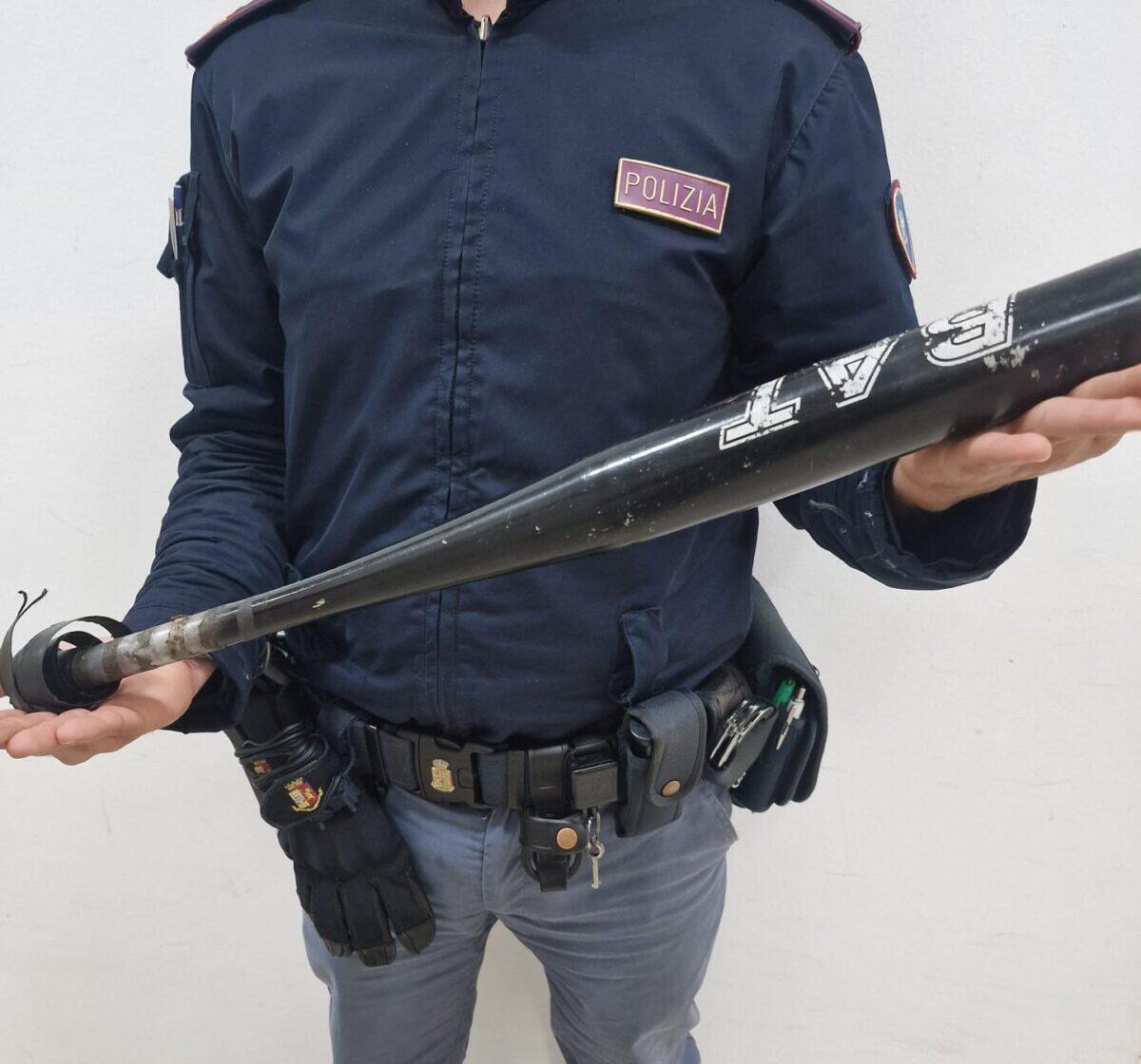 Controlli della Polizia a Siracusa: giovane denunciato per possesso di hashish e armi improprie - 