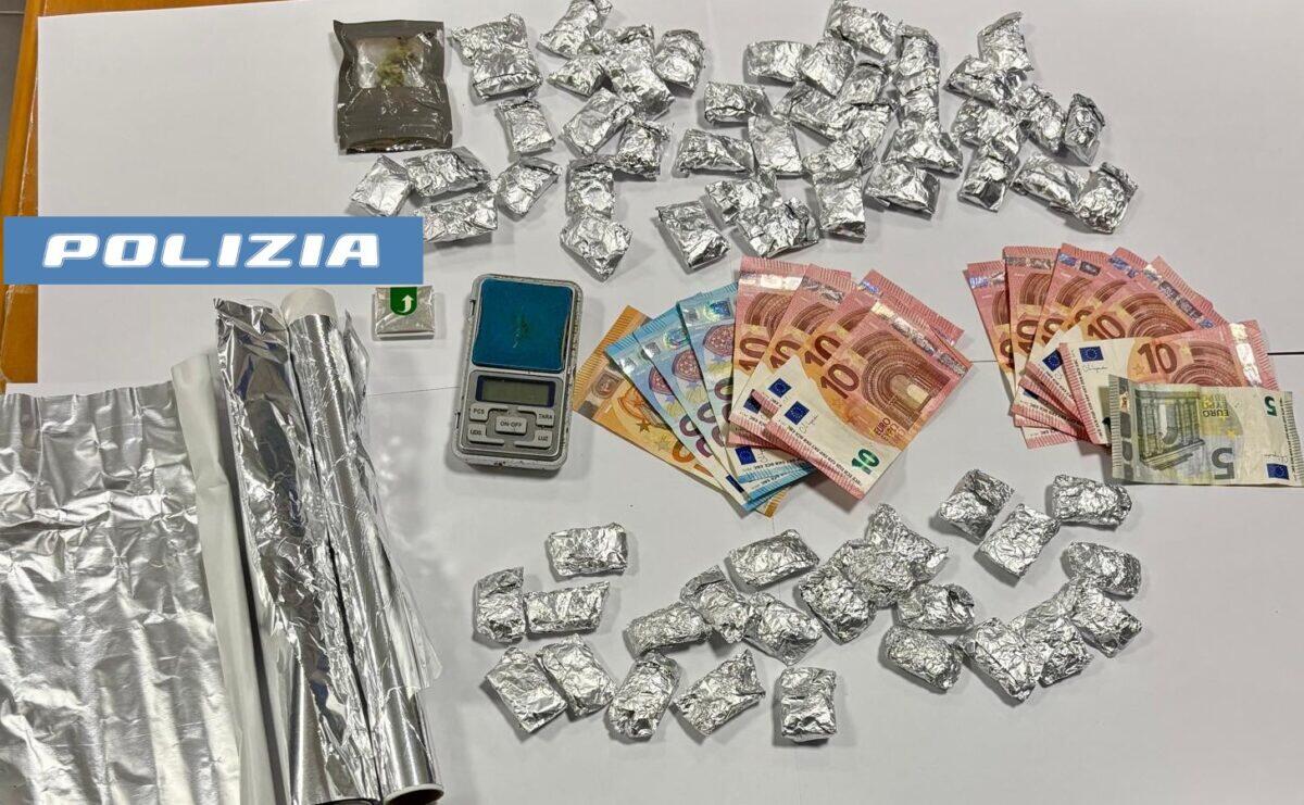 Polizia di Catania arresta giovane gambiano per spaccio di marijuana a Scordia - 