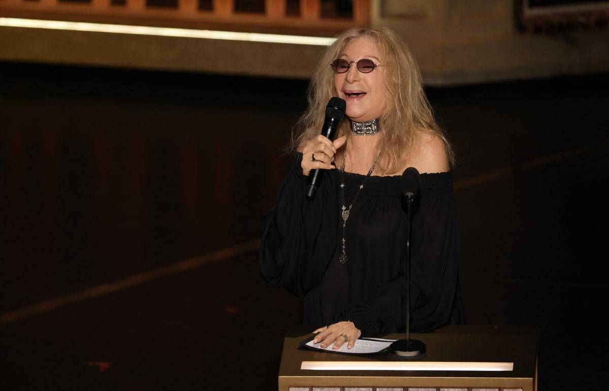 Barbra Streisand commuove agli Oscar 2026: in ricordo di Robert Redford canta 'The Way We Were' - 