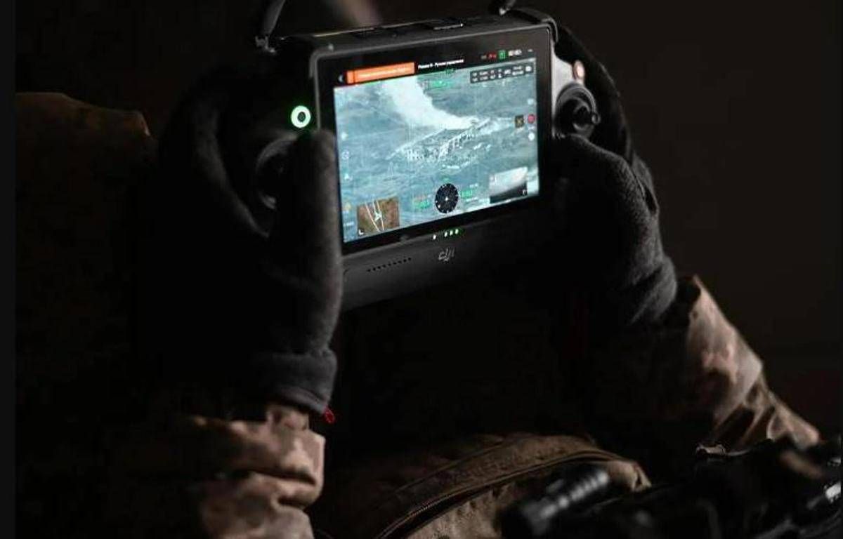 Ucraina, droni e missili contro mega raffineria e impianto di esplosivi russi. Mosca colpisce Odessa - 