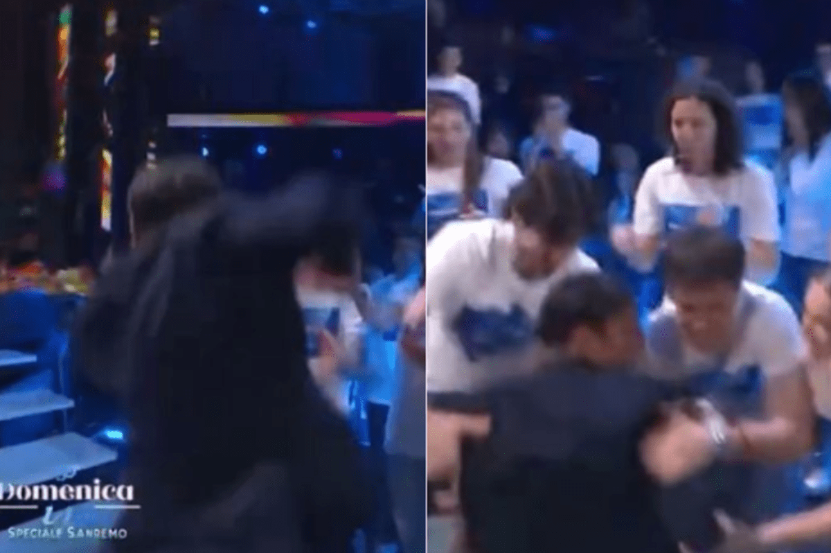 Sal Da Vinci canta a Domenica In, raggiunge la platea e... cade - 