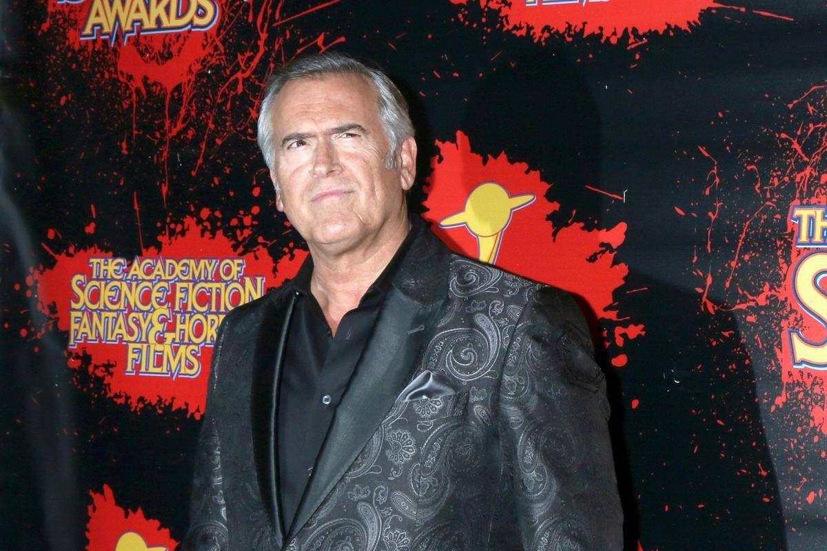 La star di 'La Casa' Bruce Campbell rivela di avere il cancro: "Ma non temete, sono un vecchio figlio di putt..." - 