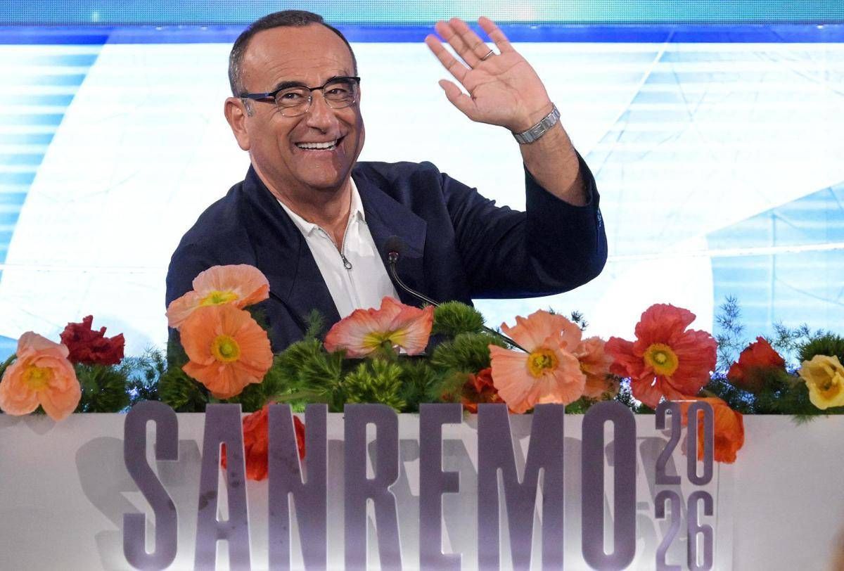 Carlo Conti compie 65 anni e festeggia anche un Sanremo che ha convinto tv e social - 