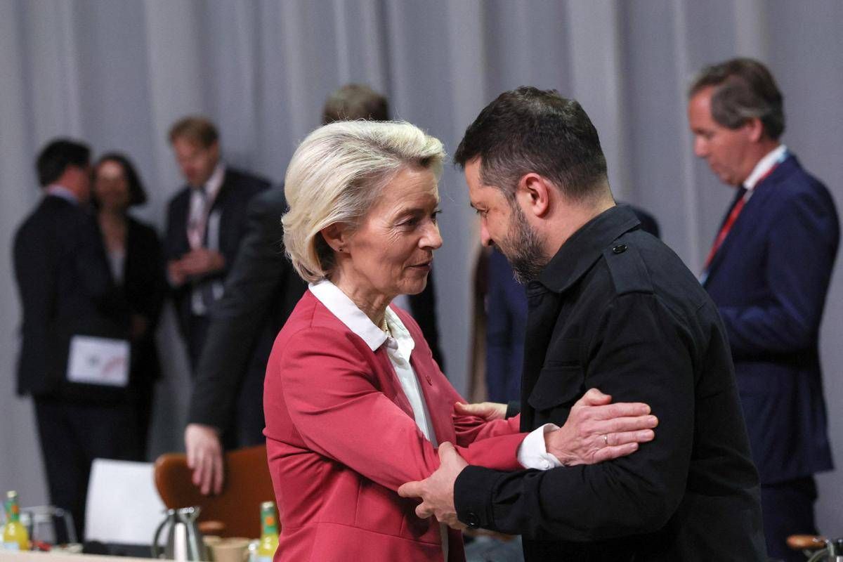 Ucraina, Zelensky sente von der Leyen. Ue al lavoro per sbloccare prestito da 90 miliardi a Kiev - 
