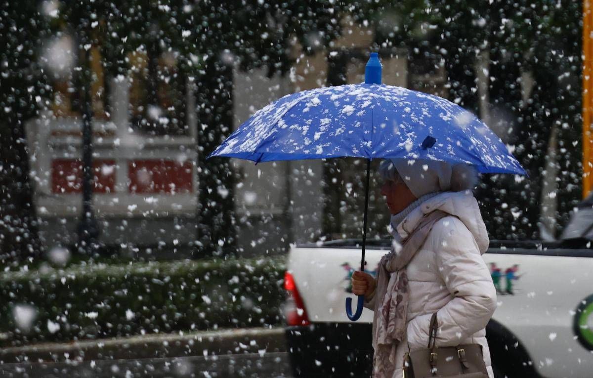 Meteo, arriva la svolta fredda: mite fino al weekend, ma poi tornano pioggia e neve - 
