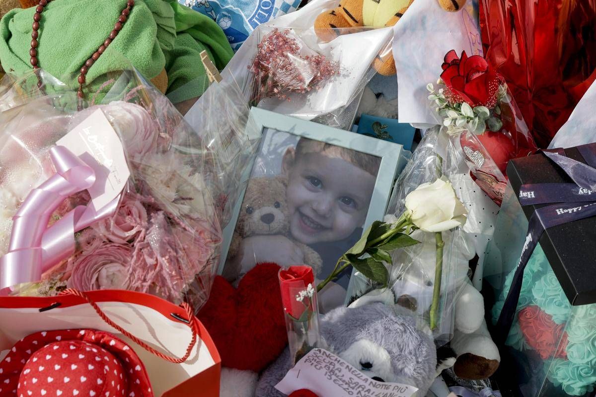 Bimbo trapiantato morto a Napoli, oggi i funerali di Domenico - 