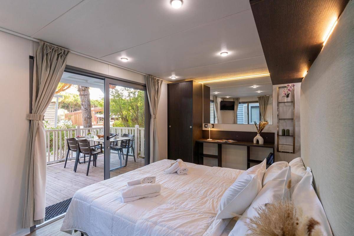 Club del Sole, con Swiss life asset managers france 1° sale & operating lease back in Open Air italiano - 