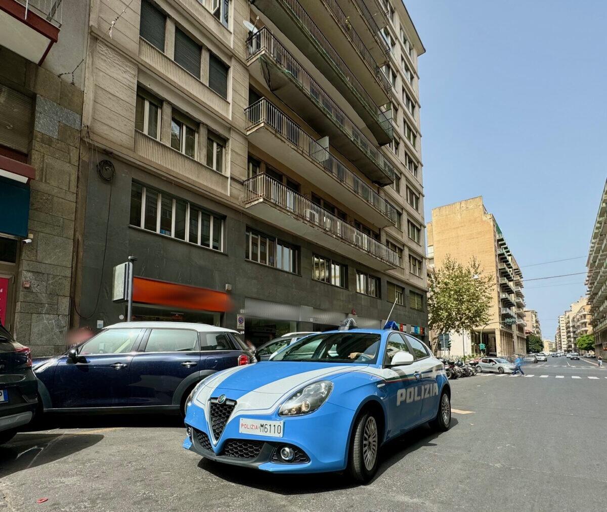 Polizia di Catania denuncia due minorenni per tentato furto di cosmetici - 