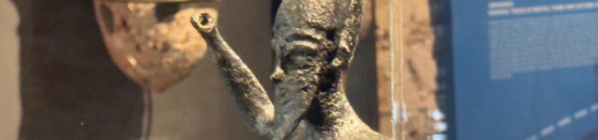 La proroga dell'esposizione della statuetta fenicia al Museo del Mare di Sciacca arricchisce i Parchi Archeologici Siciliani fino al 2026 - 