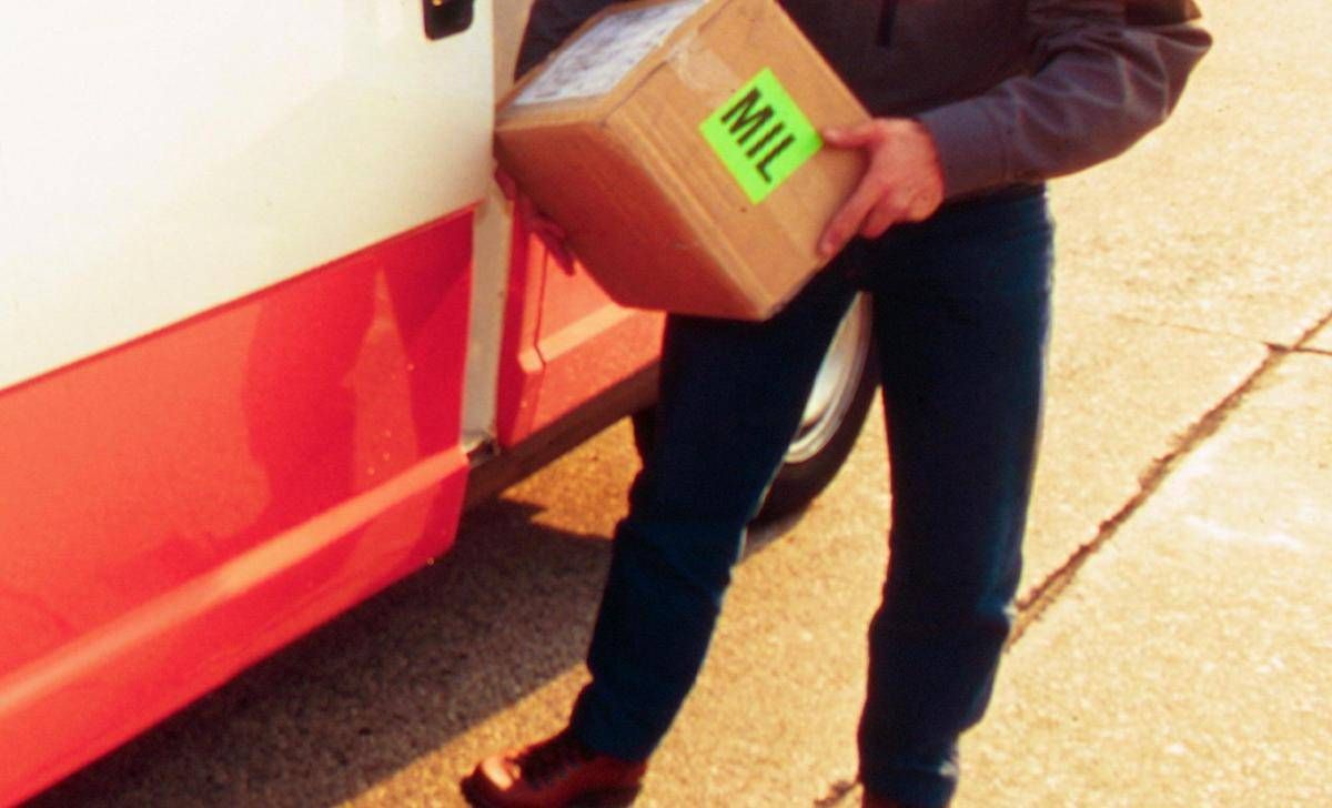 Slitta la tassa sui mini pacchi, ministero verso provvedimento: le novità - 