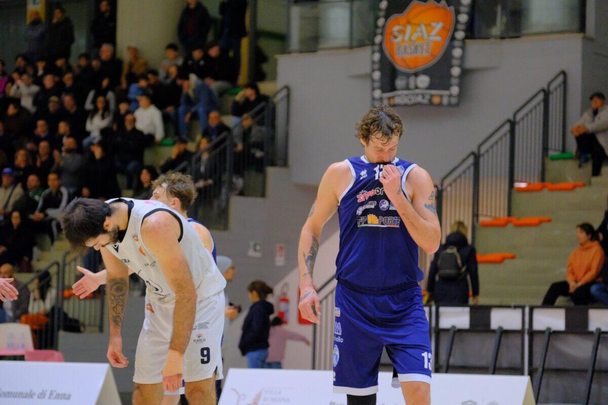 Orlandina sconfitta nel derby siciliano: Piazza Armerina vince 85-71 grazie a un terzo quarto decisivo. - 