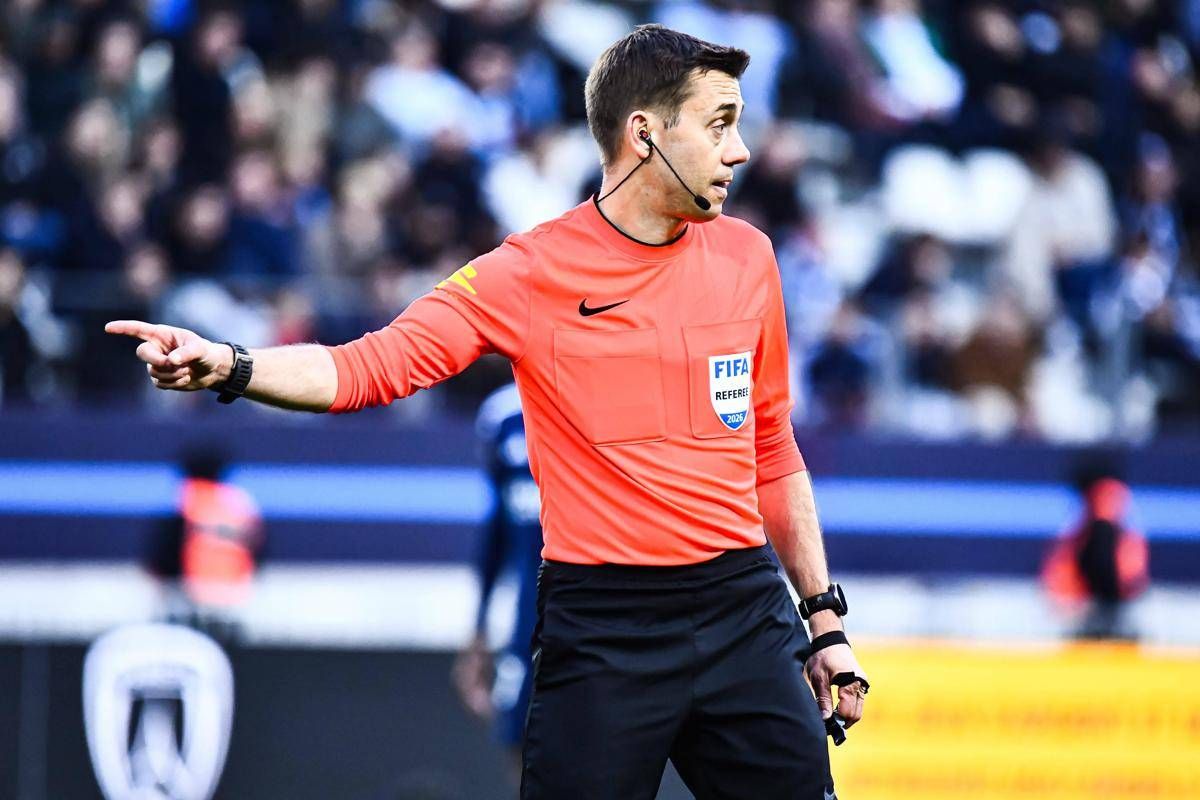 Dal precedente con la Macedonia al 'furto' di identità: chi è Turpin, l'arbitro di Bosnia-Italia - 