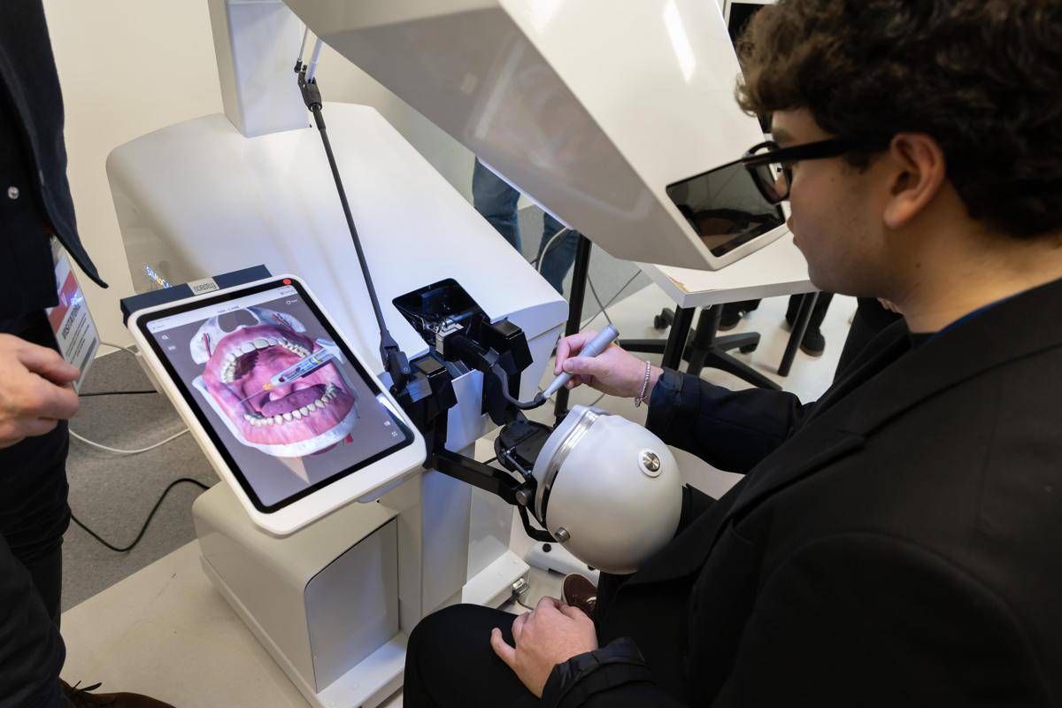 Al Campus Bio-Medico di Roma l'odontoiatria tra realtà virtuale e immersiva   - 