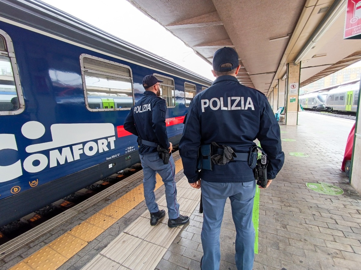 Messina, denunciata 26enne per furto: refurtiva recuperata a bordo treno e a Catania - Credit foto Questura di Catania