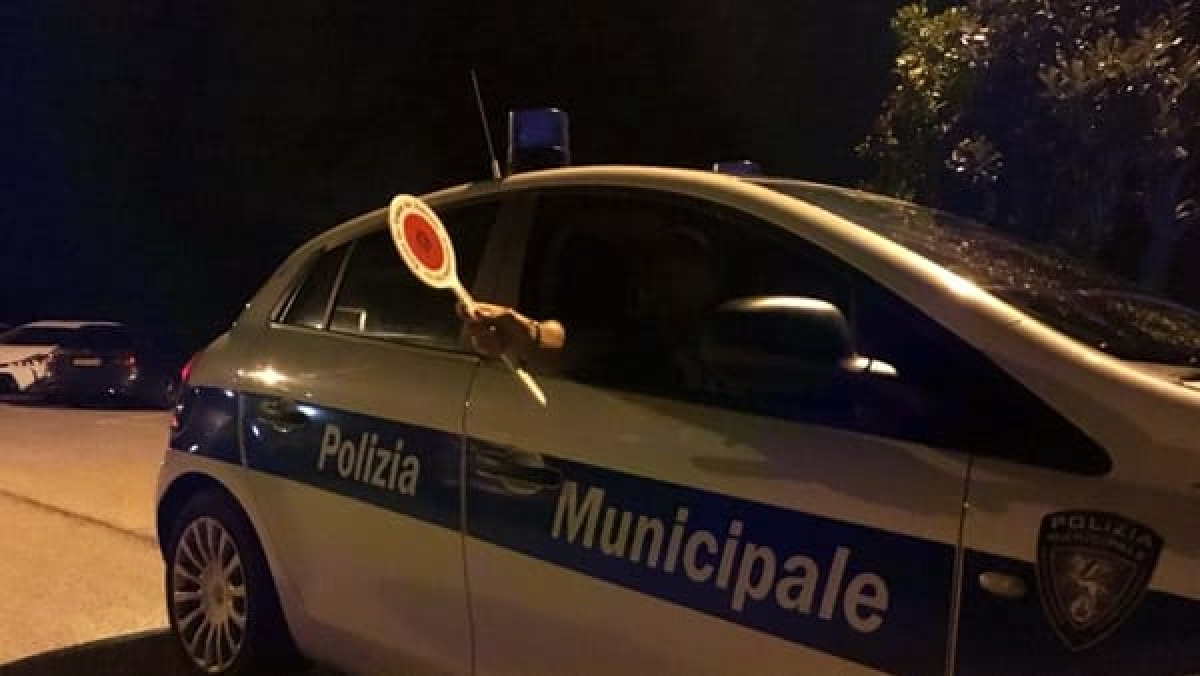 Incidente a Catania in via Padre Angelo Secchi: tre auto coinvolte, un ferito - 