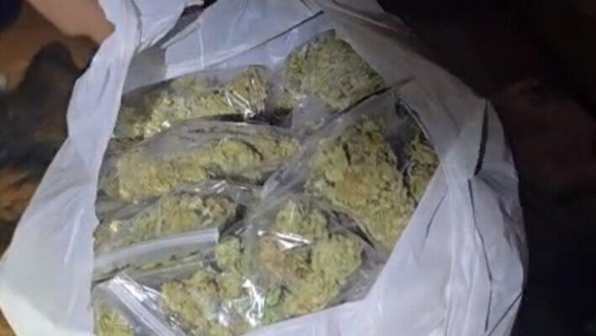 Adrano: arrestato 37enne con 125 g di marijuana nascosti nel garage - 