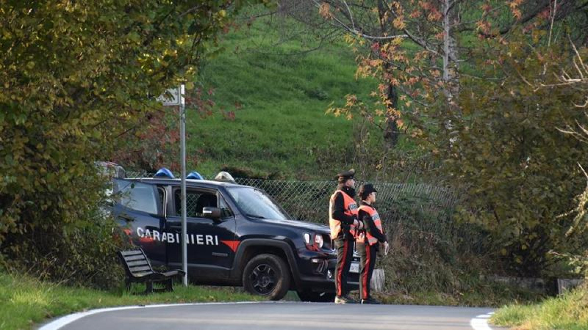 Auto in fiamme ai Colli Sarrizzo a Pasquetta: nessun ferito, indagini in corso - 