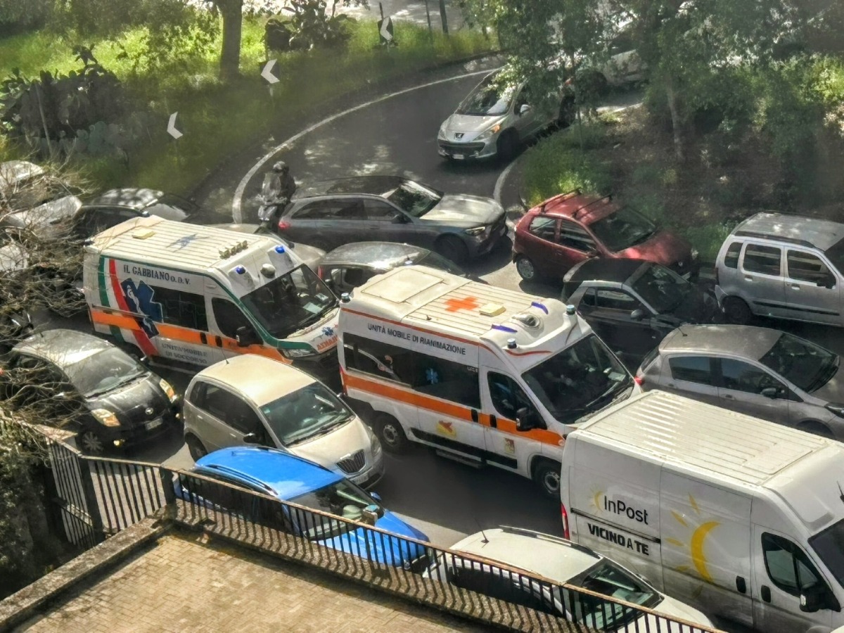 Caos traffico a Catania: circonvallazione bloccata per ore fra Ognina e Nesima - Credit Foto Inciviltà a Catania
