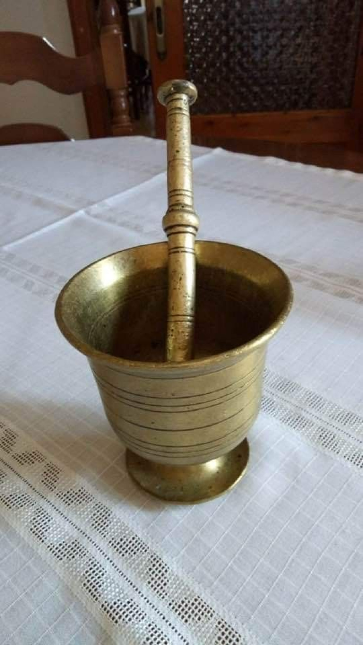 Il mortaio in ottone: un gesto antico che sa di casa - 