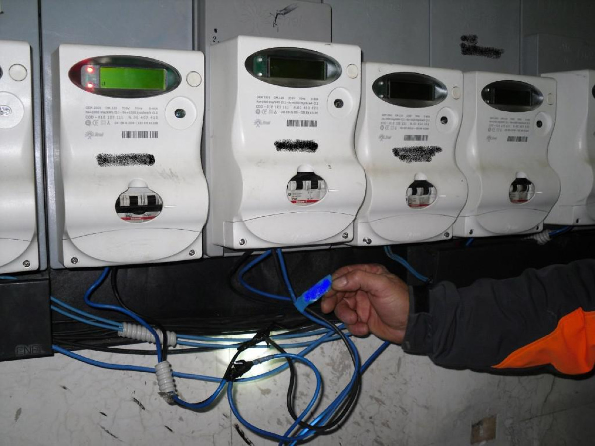 Catania, 12 denunciati per furto di energia: allacci abusivi scoperti a Cibali e Nesima - 
