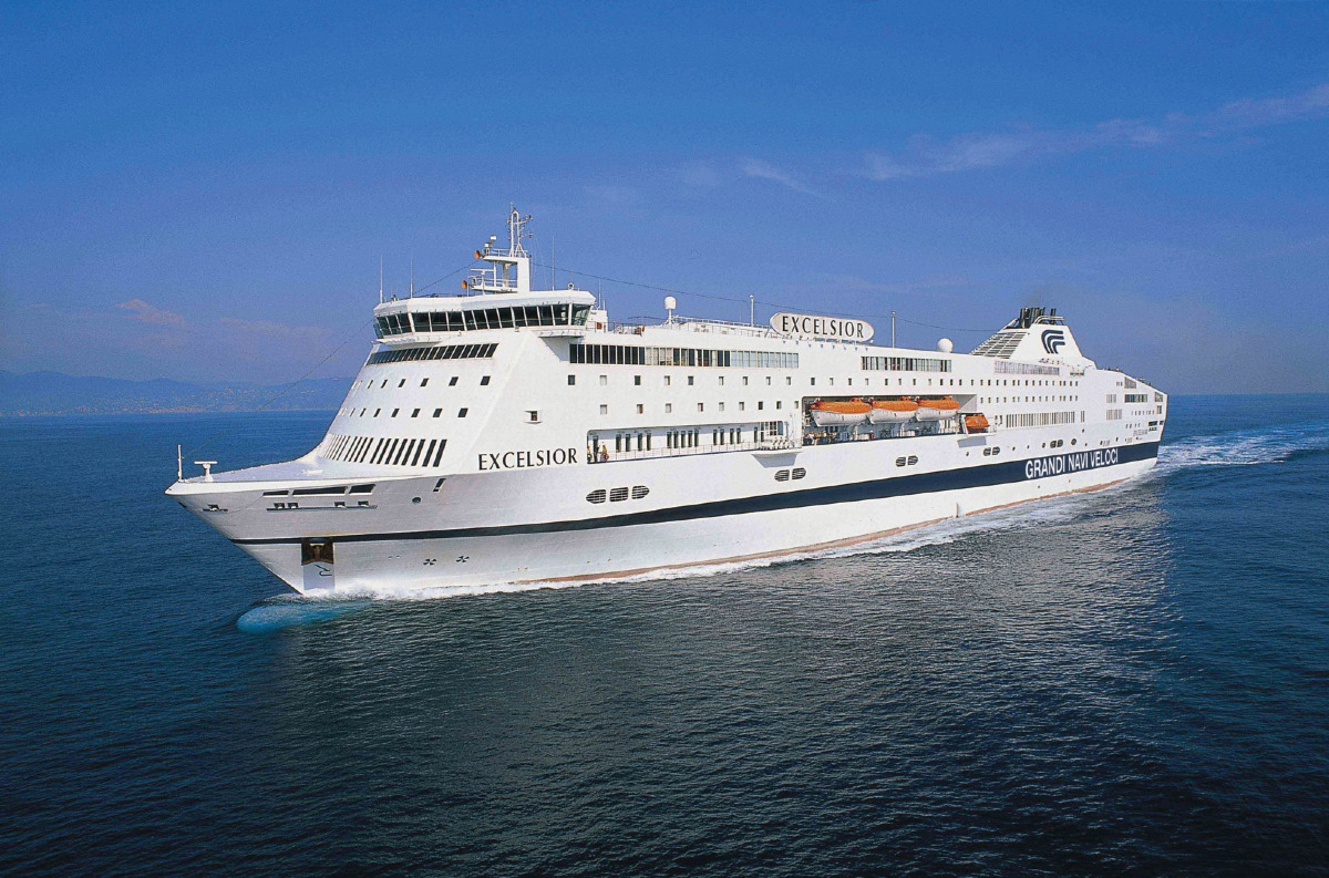 Marittimo di Torre del Greco denunciato per furto a bordo della Gnv "Virgo" - 