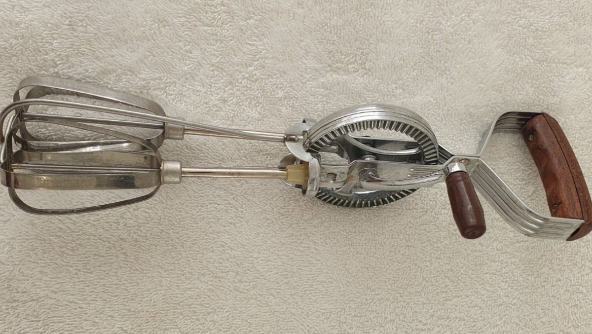 Il frullino a manovella: un oggetto che racconta un’altra epoca - 