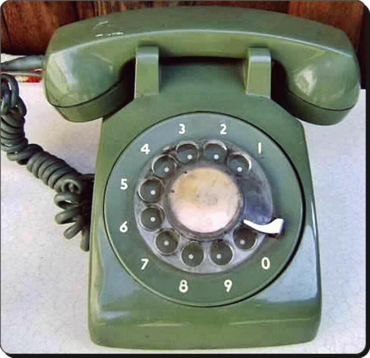 Quando i telefoni avevano la rotella: nostalgia di un tempo lento - 