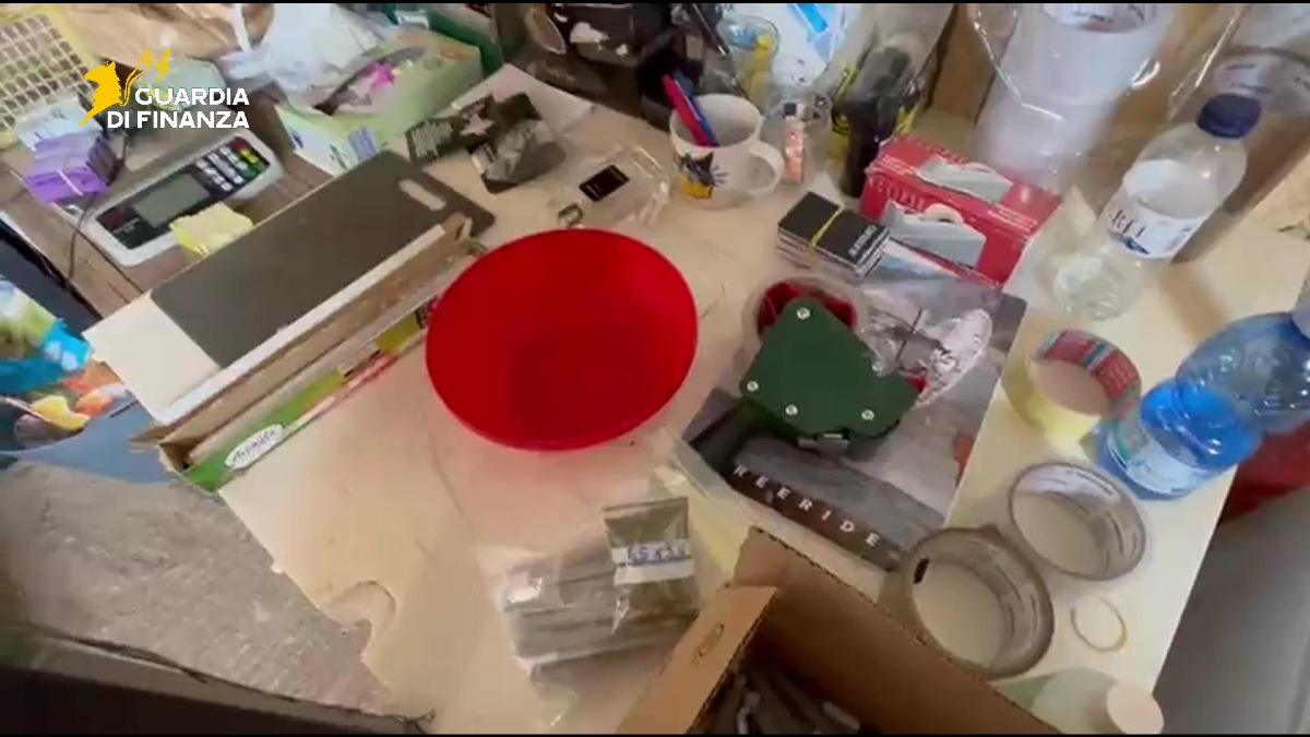 Laboratorio di droga a Grisì sequestrato: trovati packaging, agenda rossa e oltre 46 kg di cannabis - 