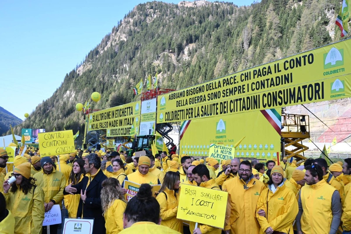 Al Brennero la protesta di Coldiretti Sicilia: il codice doganale che sottrae 20 mld agli agricoltori - Credit Foto Coldiretti Sicilia