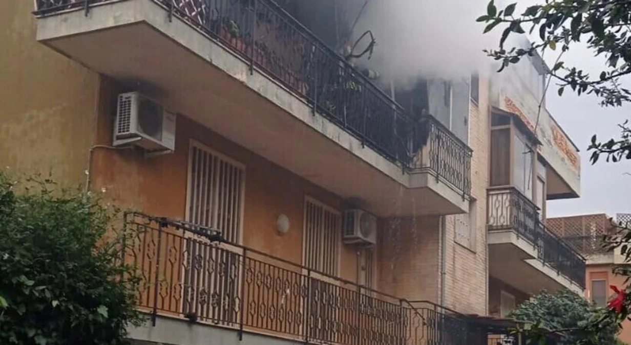 Incendio in via Zia Lisa II a Catania: quattro persone trasferite al San Marco, palazzina evacuata - 