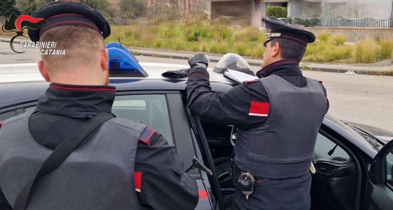 Piedimonte Etneo: denunciato 39enne per porto di coltello a serramanico - 
