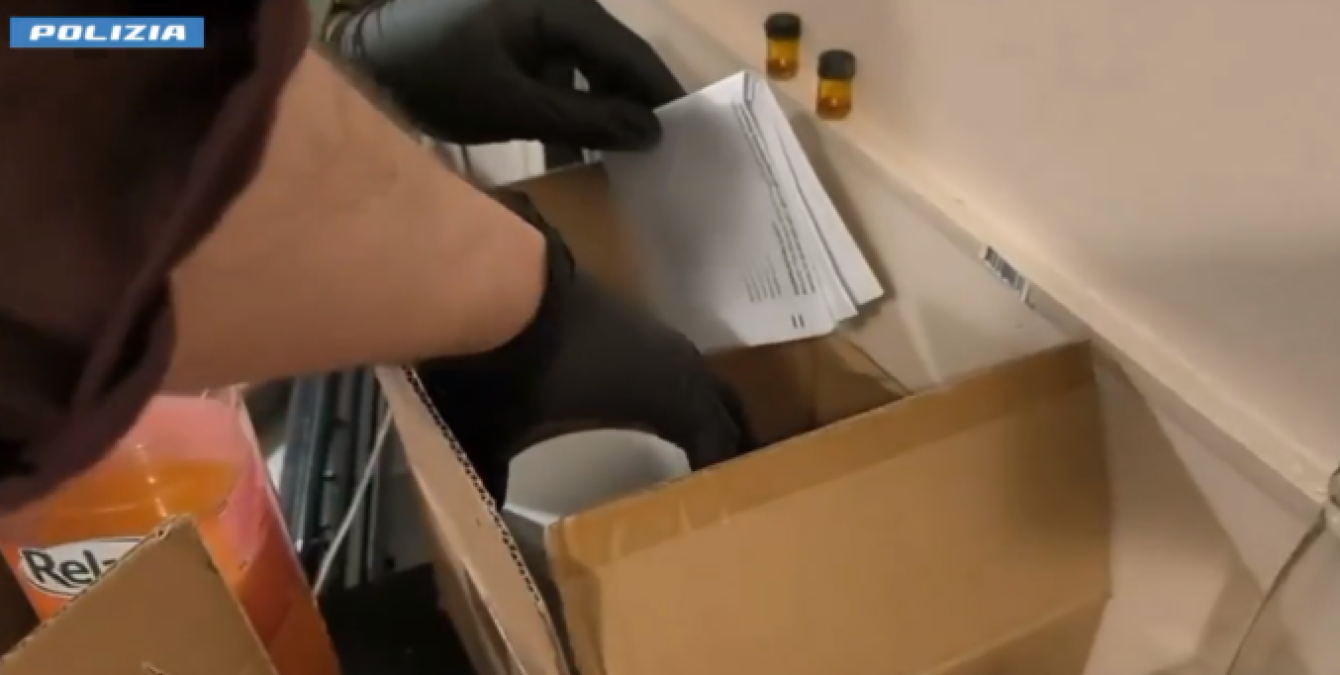 Catania, appartamento a San Cristoforo trasformato in hub della droga: due arresti e maxi sequestro - 