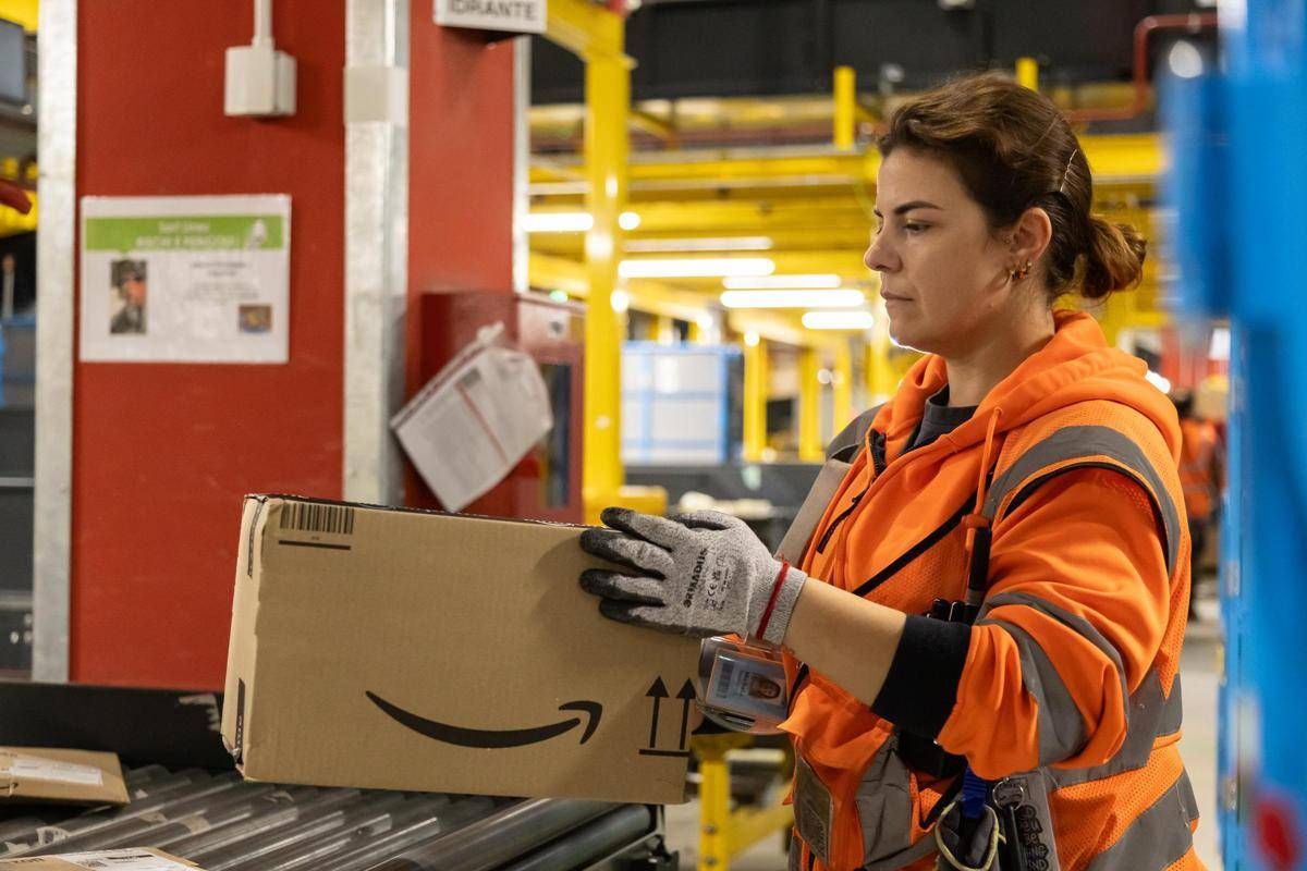 Amazon, 16 milioni di euro per la sicurezza su lavoro in Italia - 
