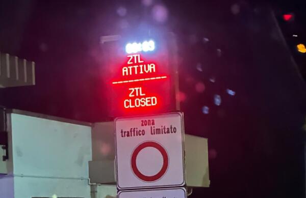 Aci Castello attiva i varchi elettronici nelle ZTL di Acitrezza: controlli sanzionatori dal 5 aprile