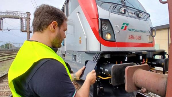 Primo treno "smart" di FS Logistix in prova sulla Milano–Catania: parte la sperimentazione WaggonTracker