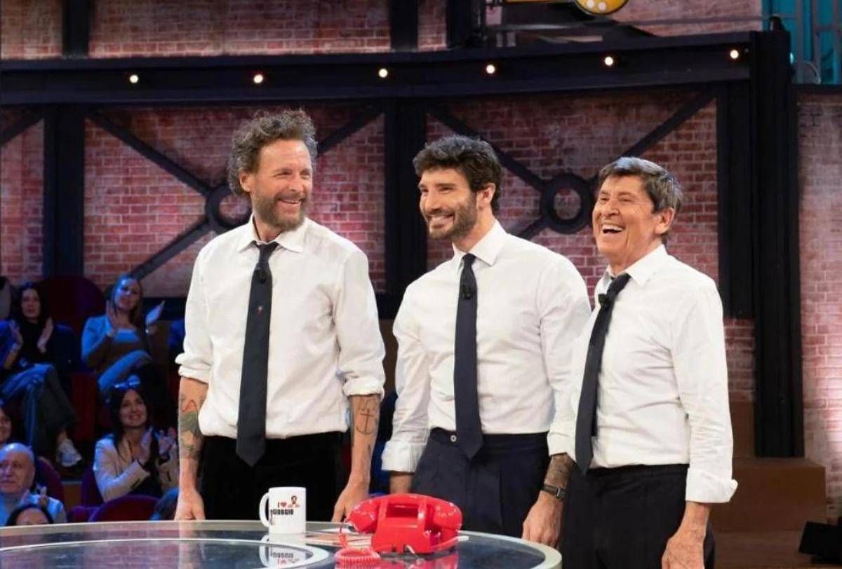 Affari Tuoi, stasera puntata speciale con Jovanotti e Morandi - 