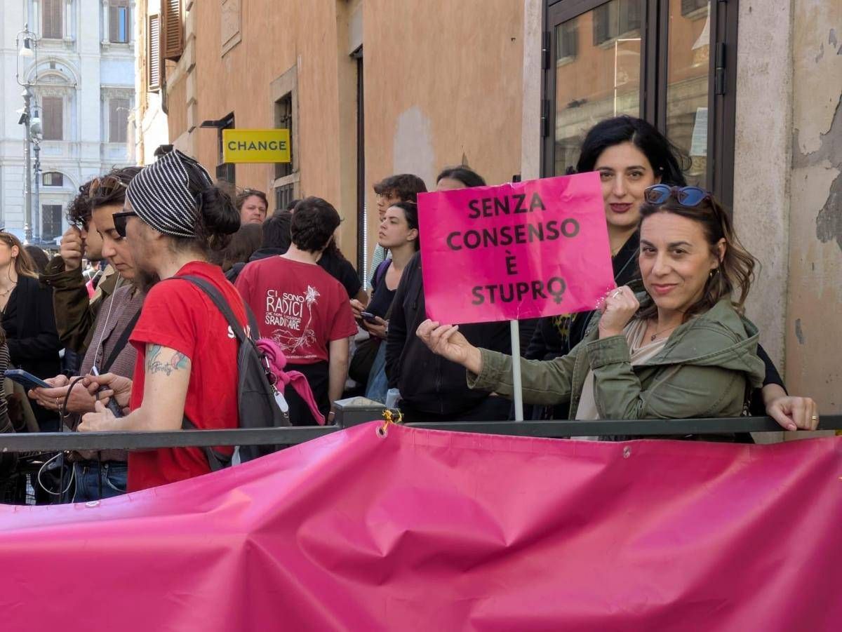 "Senza consenso è stupro", presidio davanti al Senato contro ddl Bongiorno - 
